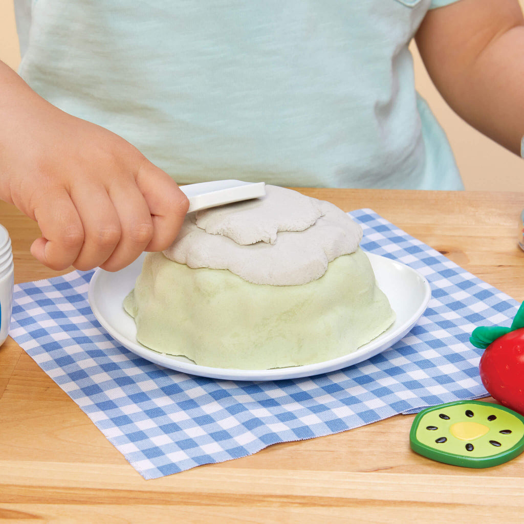 Creative Chefs™ Bluey - Pavlova Kit - Pretend Dessert Kit with Recipe Cards and Reusable Mix with Step-by-Step Pretend Dessert Making