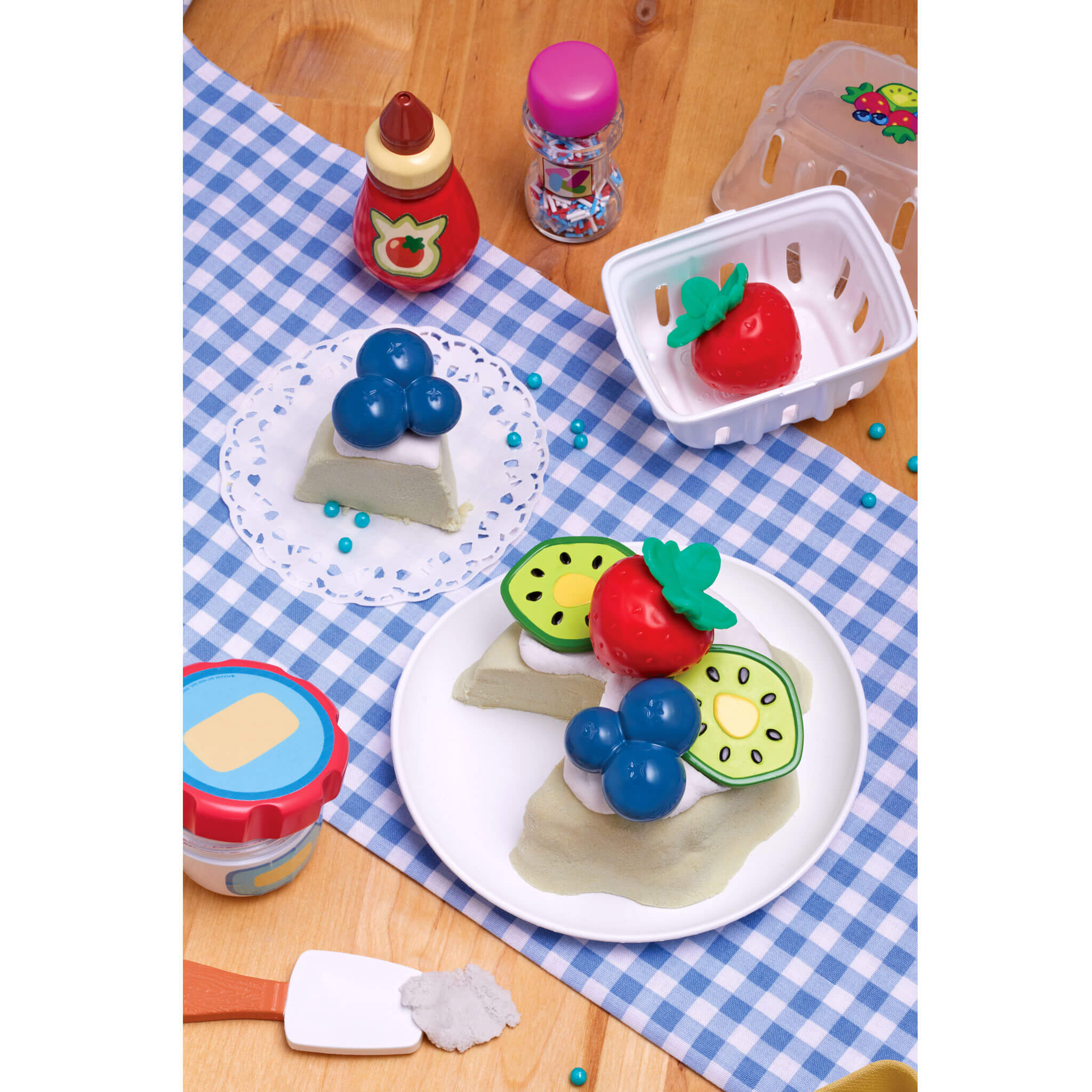 Creative Chefs™ Bluey - Pavlova Kit - Pretend Dessert Kit with Recipe Cards and Reusable Mix with Step-by-Step Pretend Dessert Making